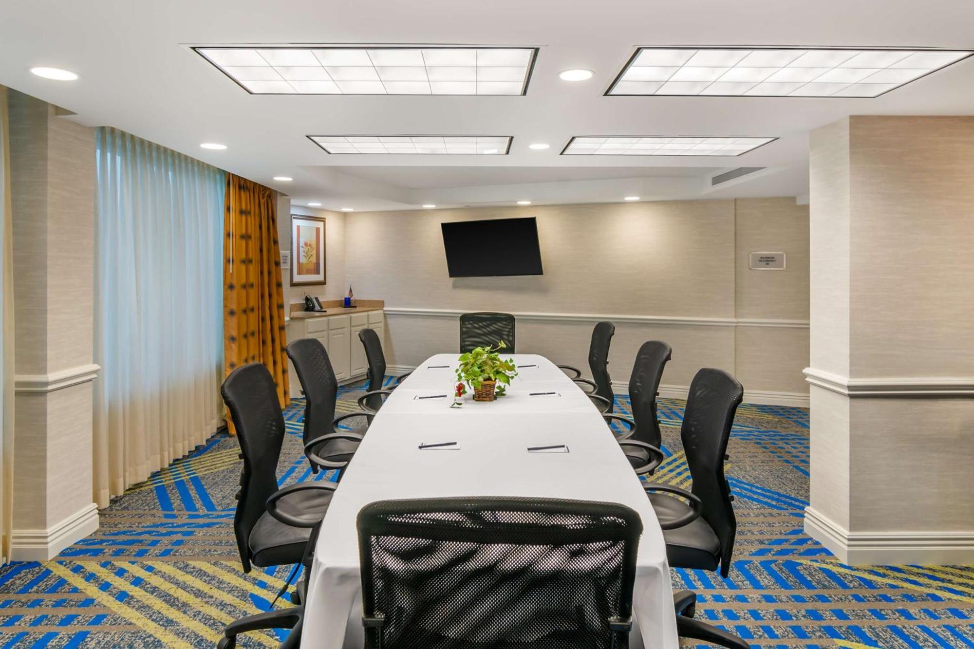 Doubletree By Hilton Jefferson City Exterior foto